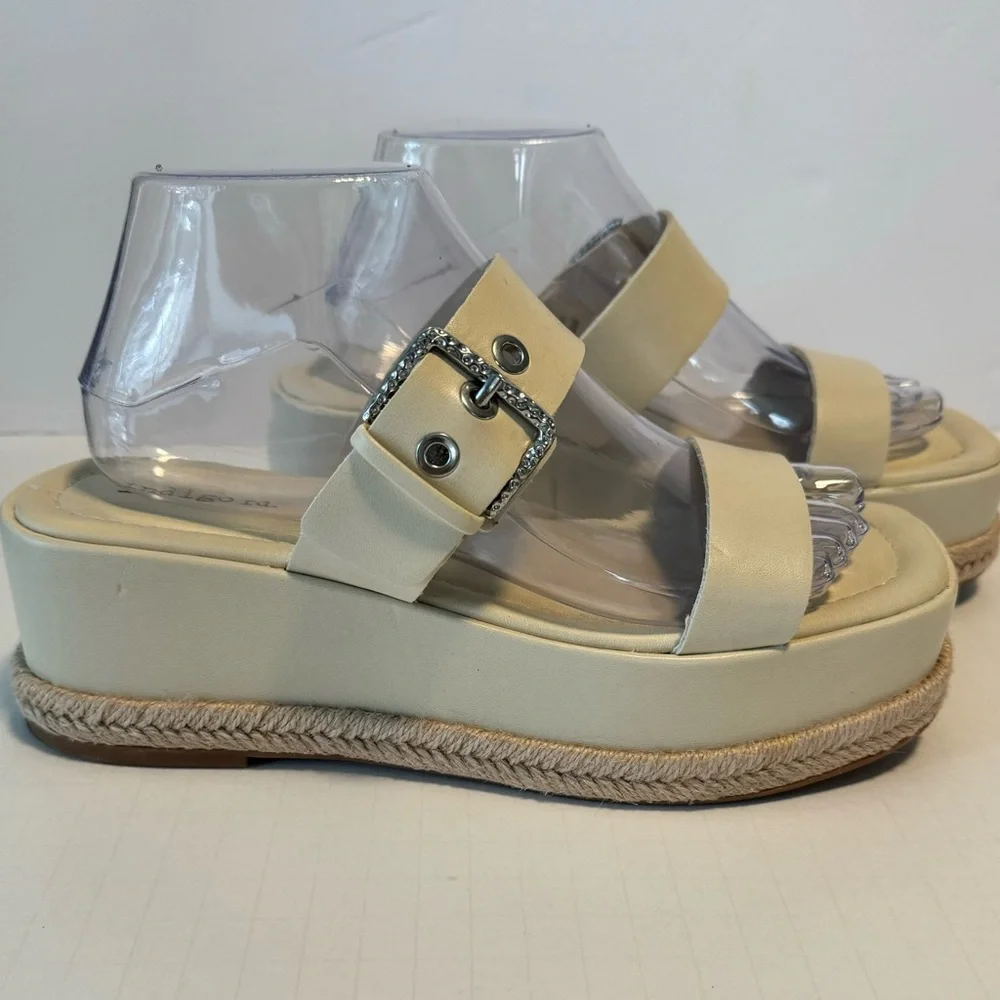 Indigo Rd. Sandals Women's 9M Tan Faux Leather Platform Espadrille Rope Buckle